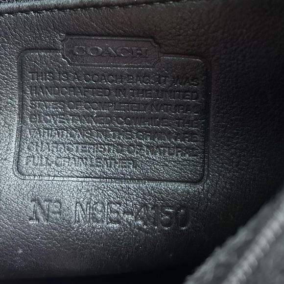 Vintage 90's Coach Fletcher #4150 black leather
shoulder/crossbody bag - Picture 13 of 14